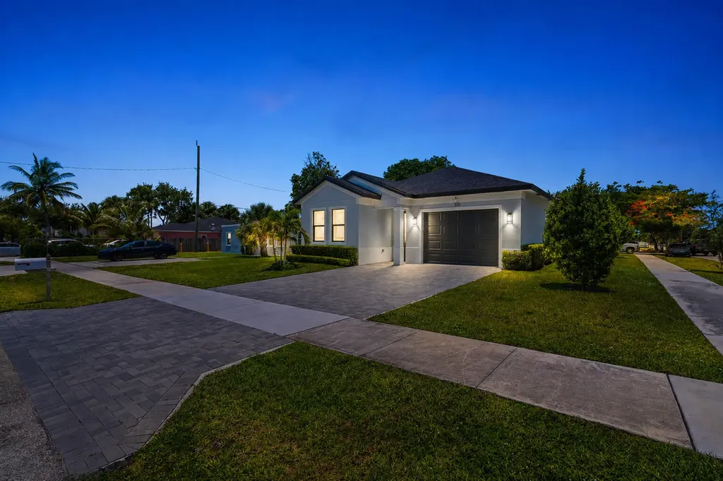 601 SW 3rd Street Delray Beach FL 33444