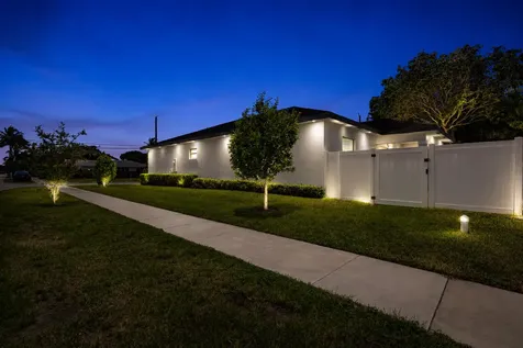 601 SW 3rd Street Delray Beach FL 33444