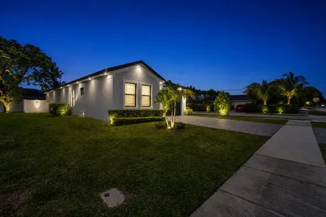 601 SW 3rd Street Delray Beach FL 33444