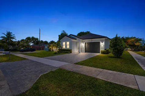 601 SW 3rd Street Delray Beach FL 33444
