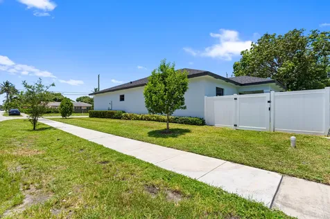 601 SW 3rd Street Delray Beach FL 33444
