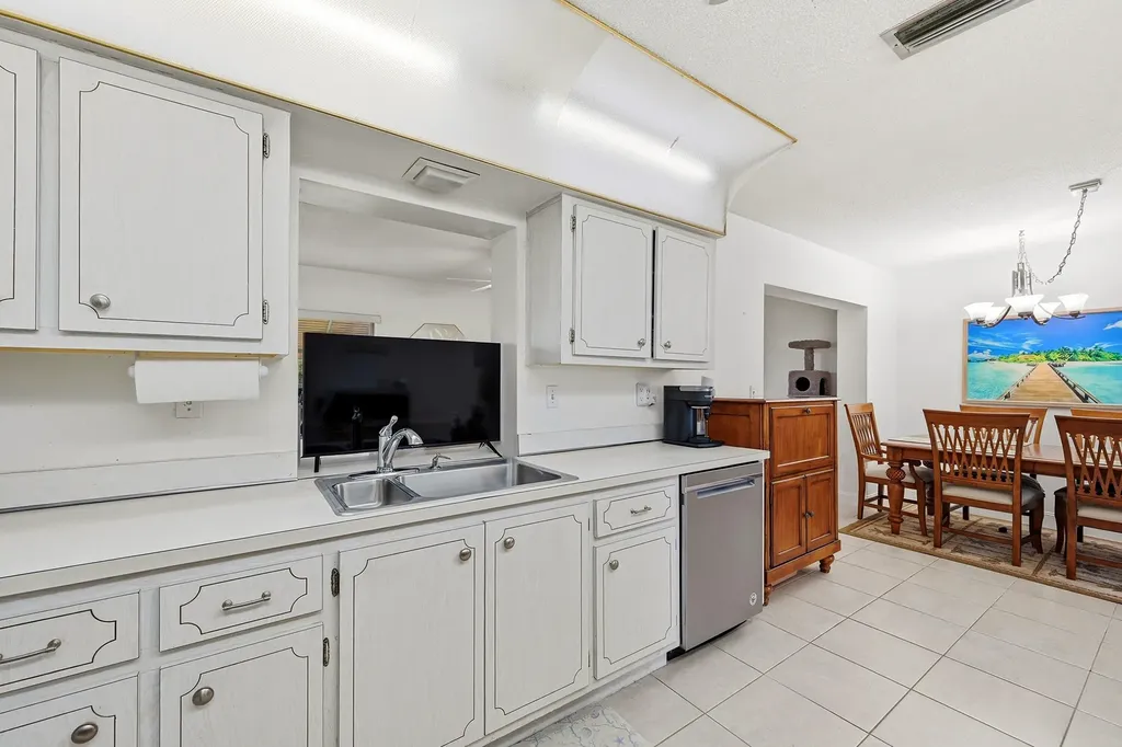 9505 NW 73rd Street Tamarac FL 33321