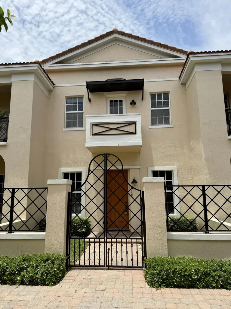 814 NW 82nd Place Boca Raton FL 33487