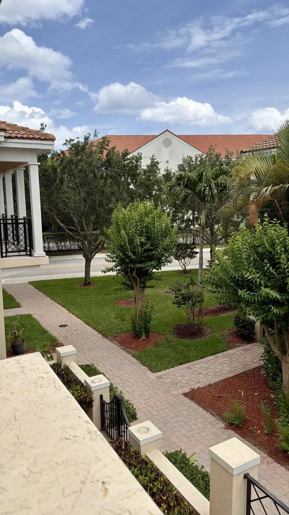 814 NW 82nd Place Boca Raton FL 33487
