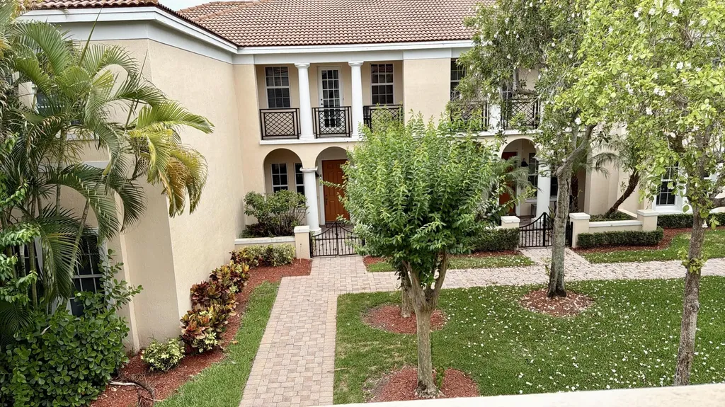 814 NW 82nd Place Boca Raton FL 33487