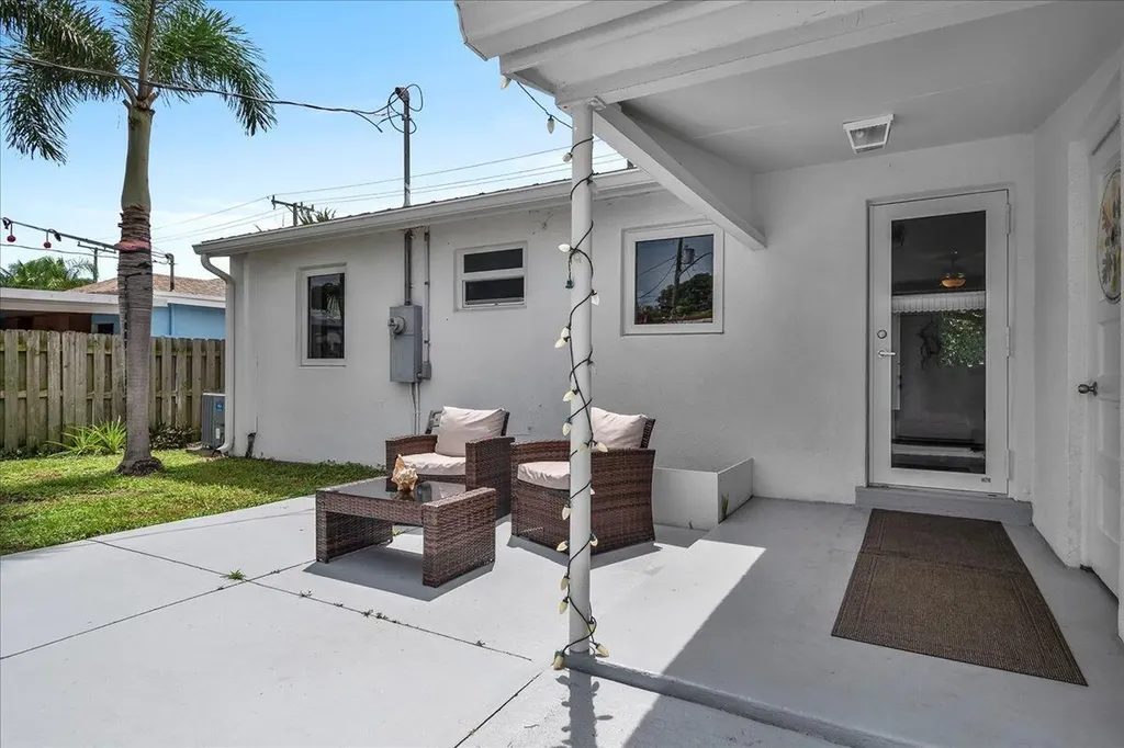 727 Bunker Road West Palm Beach FL 33405
