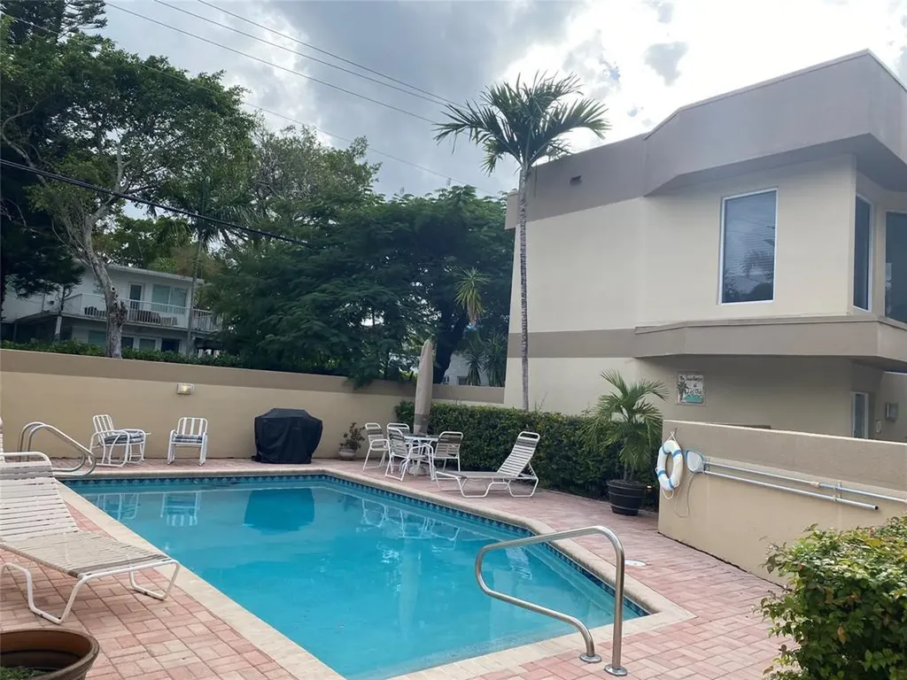 101 SE 15th Avenue Fort Lauderdale FL 33301