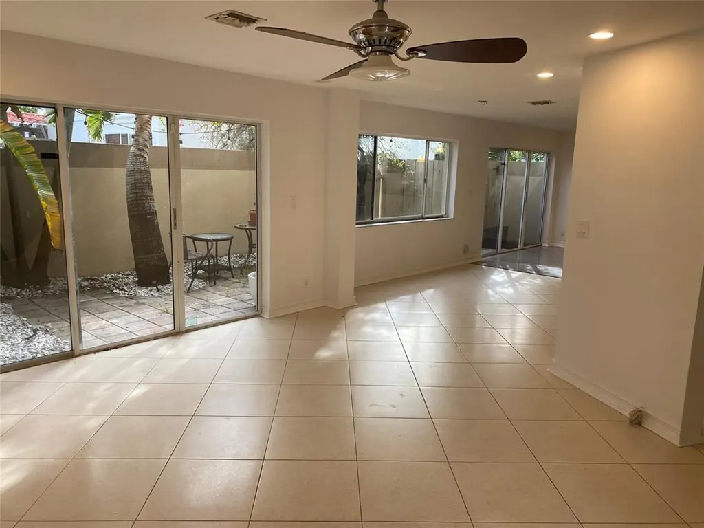 101 SE 15th Avenue Fort Lauderdale FL 33301