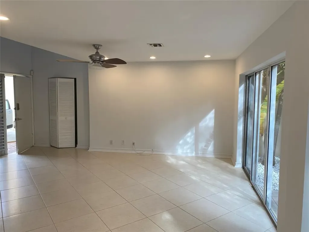 101 SE 15th Avenue Fort Lauderdale FL 33301