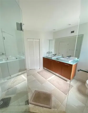 101 SE 15th Avenue Fort Lauderdale FL 33301