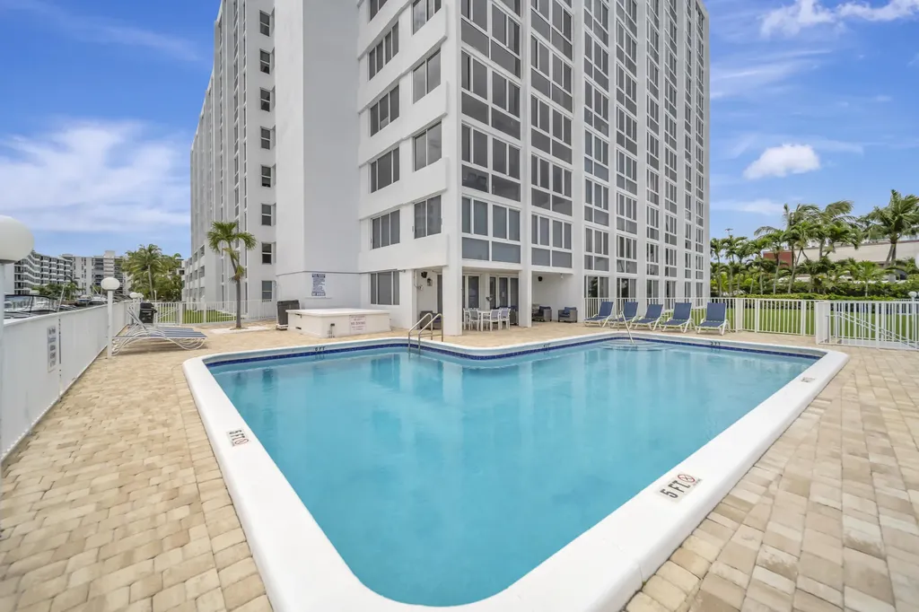 3100 NE 49 Street Fort Lauderdale FL 33308