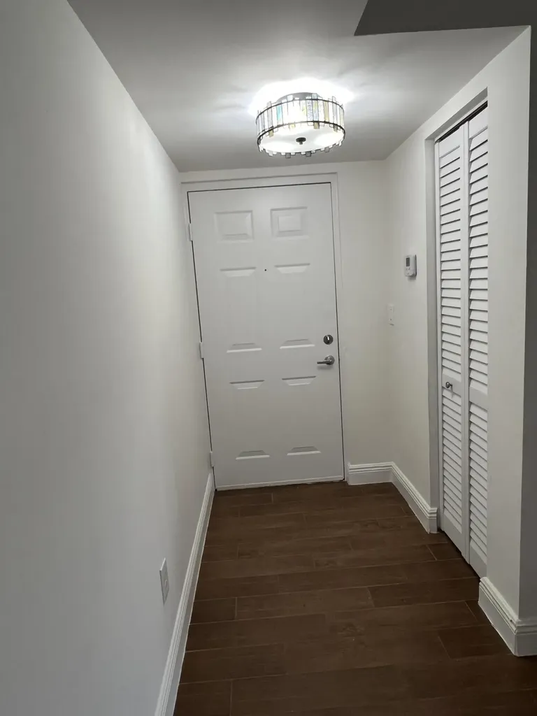 2620 S University Drive Davie FL 33328