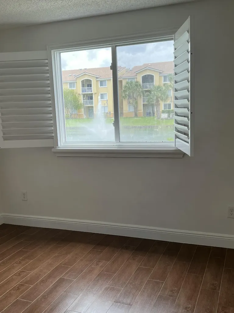 2620 S University Drive Davie FL 33328