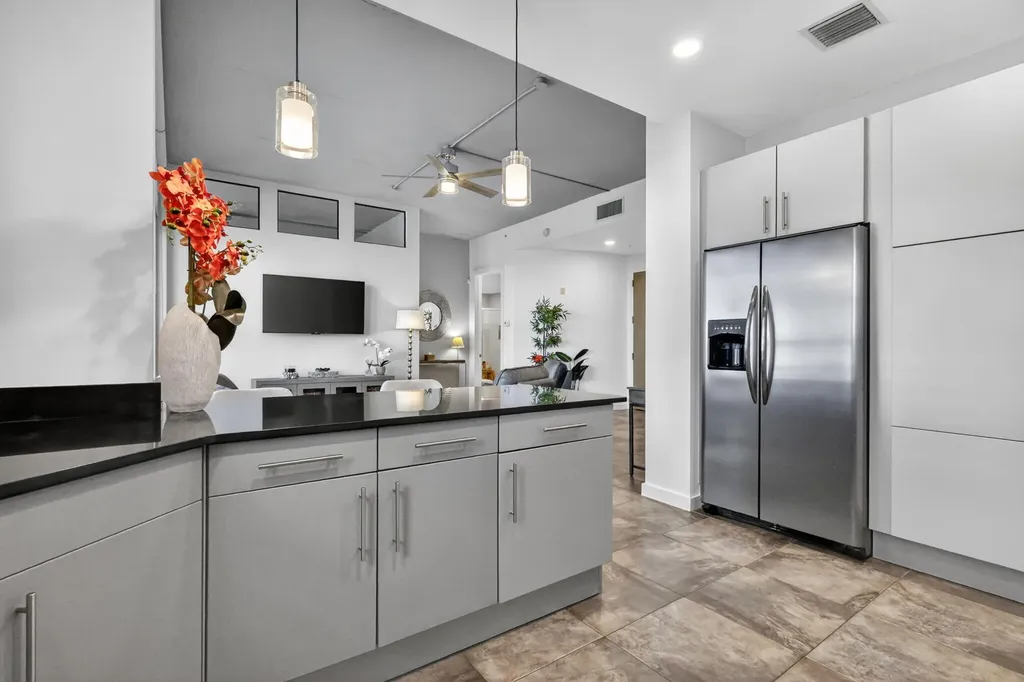 365 SE 6th Avenue Delray Beach FL 33483