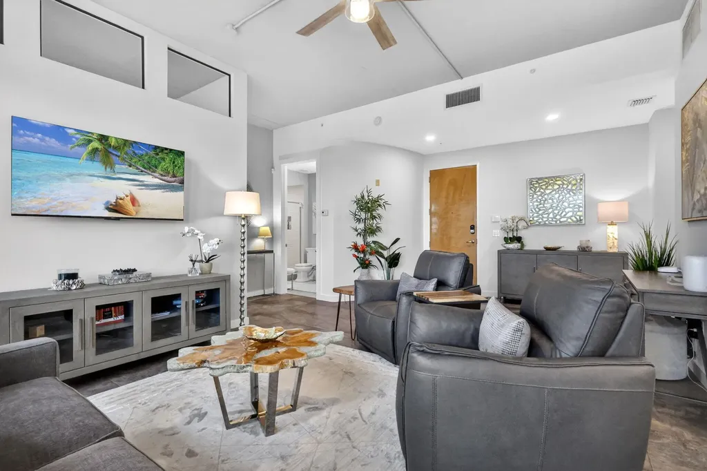365 SE 6th Avenue Delray Beach FL 33483