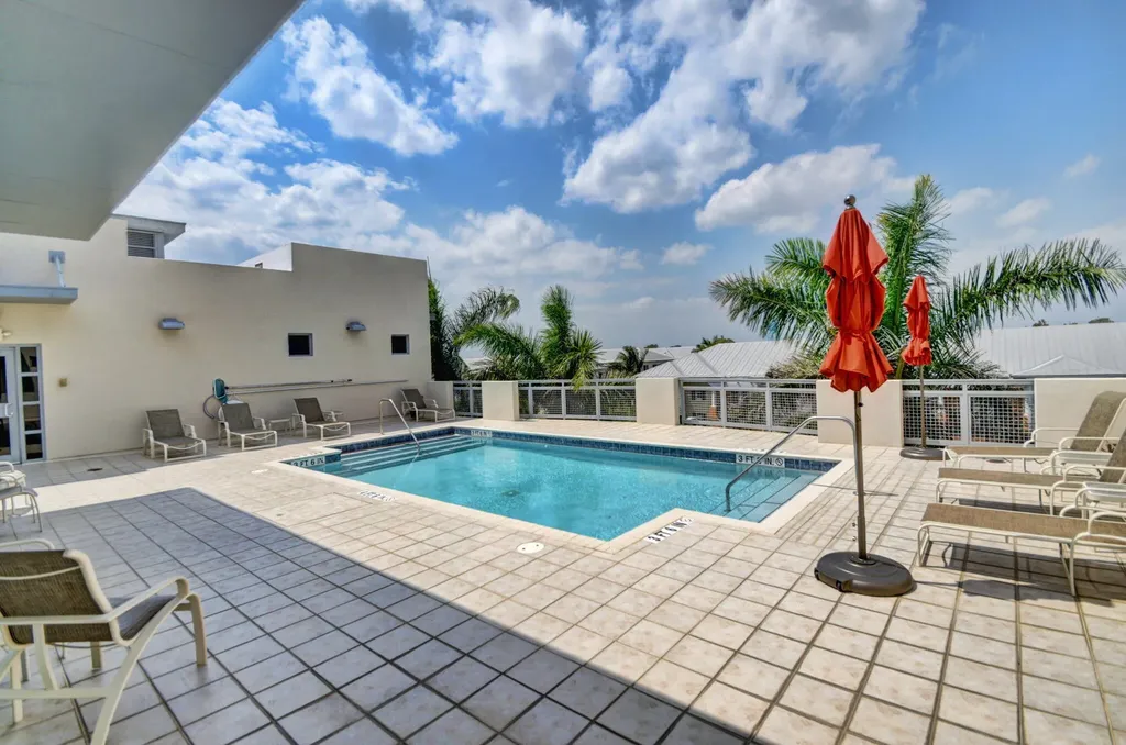 365 SE 6th Avenue Delray Beach FL 33483