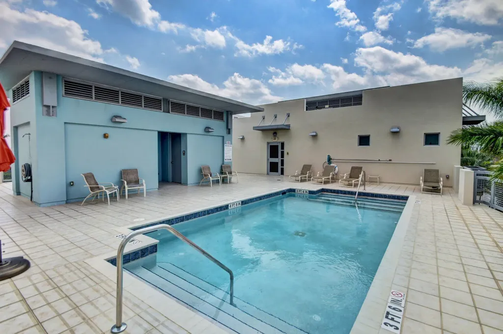 365 SE 6th Avenue Delray Beach FL 33483