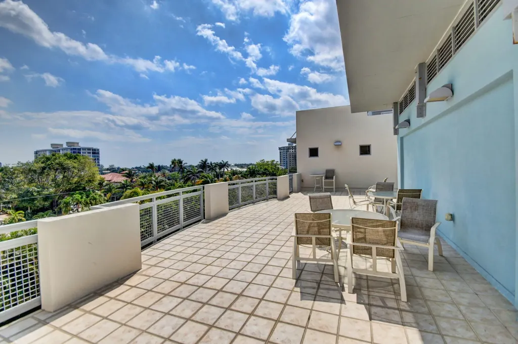 365 SE 6th Avenue Delray Beach FL 33483