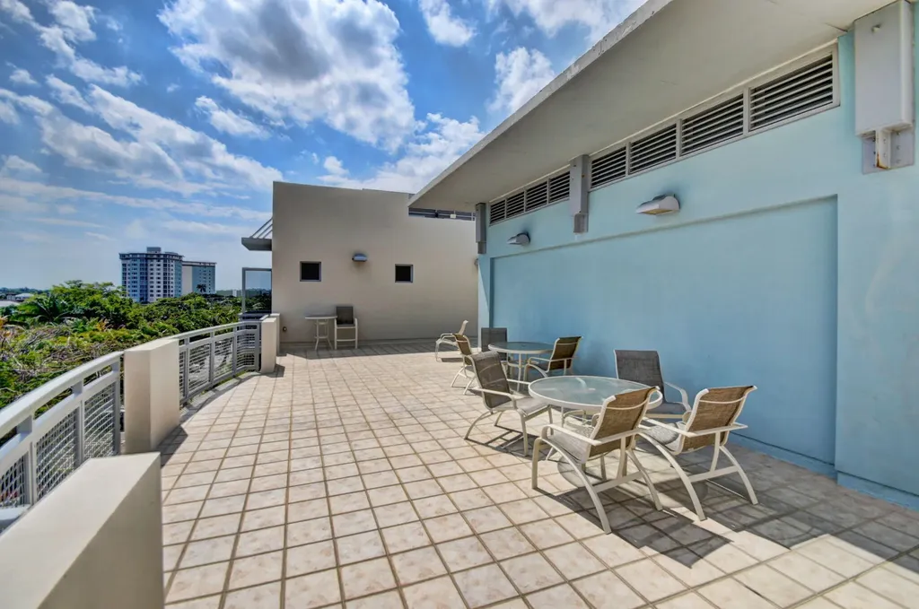 365 SE 6th Avenue Delray Beach FL 33483