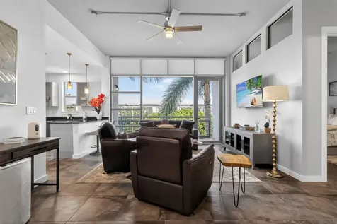 365 SE 6th Avenue Delray Beach FL 33483