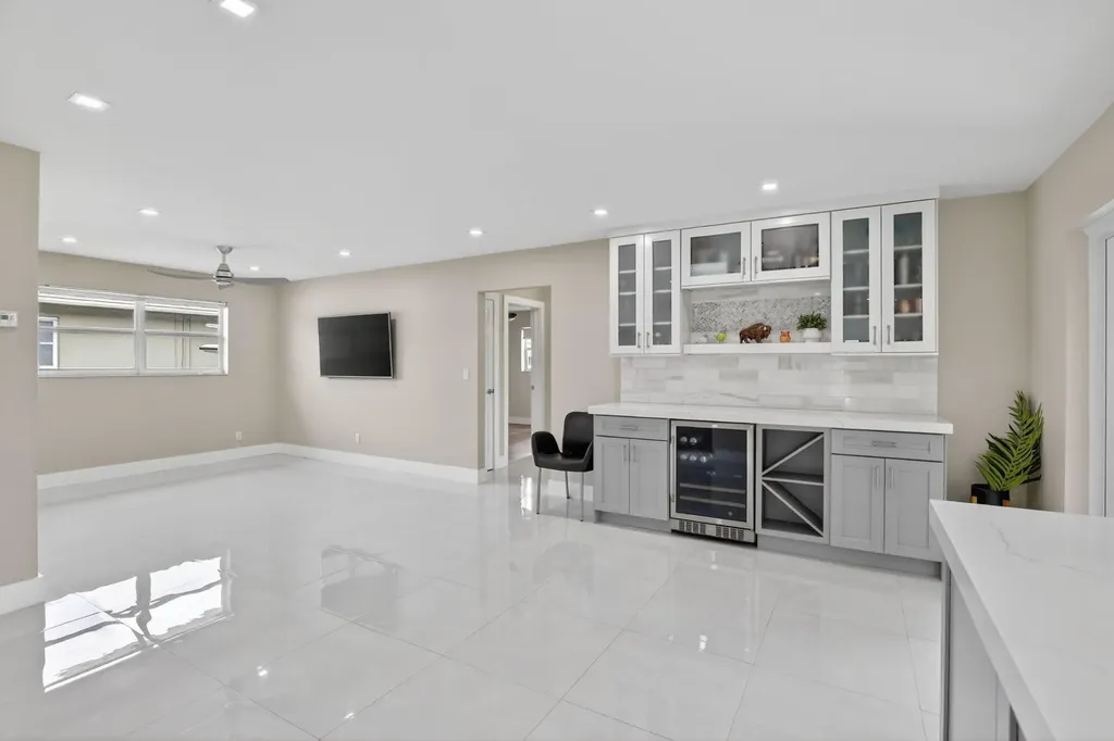 12411 SW 2nd Street Plantation FL 33325