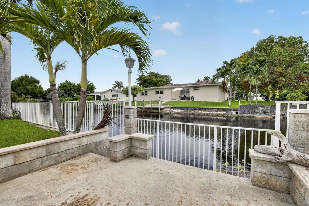 12411 SW 2nd Street Plantation FL 33325