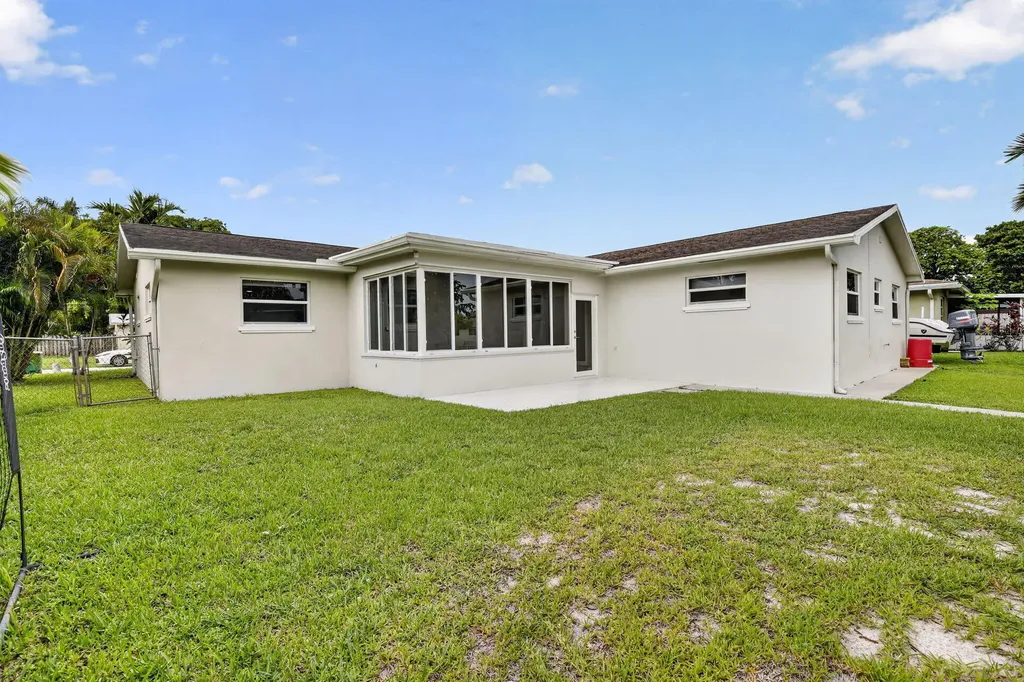 12411 SW 2nd Street Plantation FL 33325