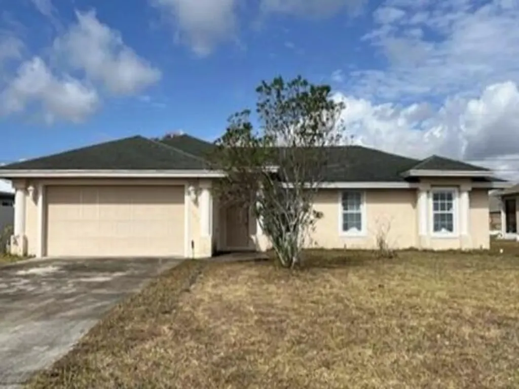 1944 SW Breezeway Street Port St Lucie FL 34987