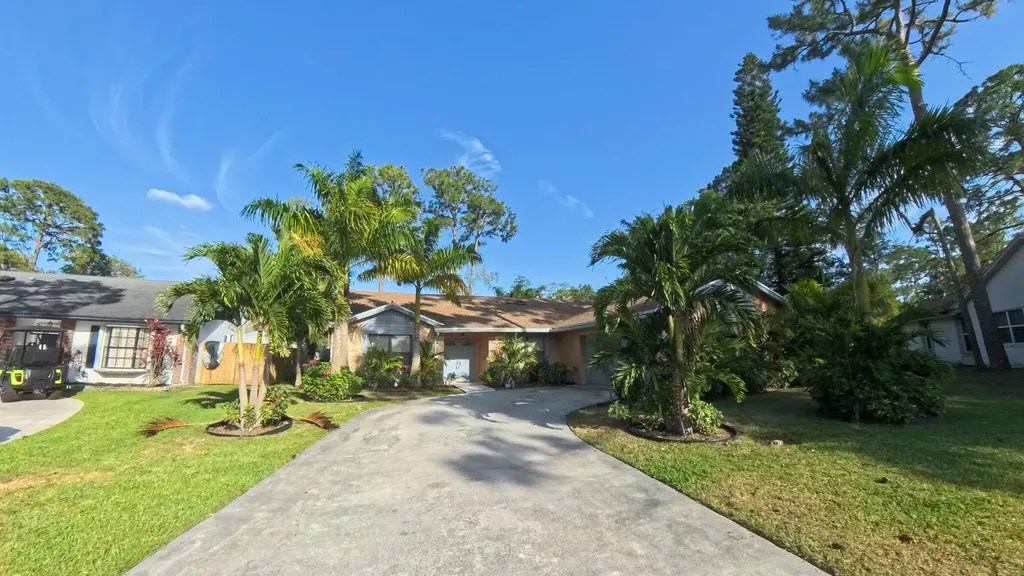 13484 Jonquil Court Wellington FL 33414