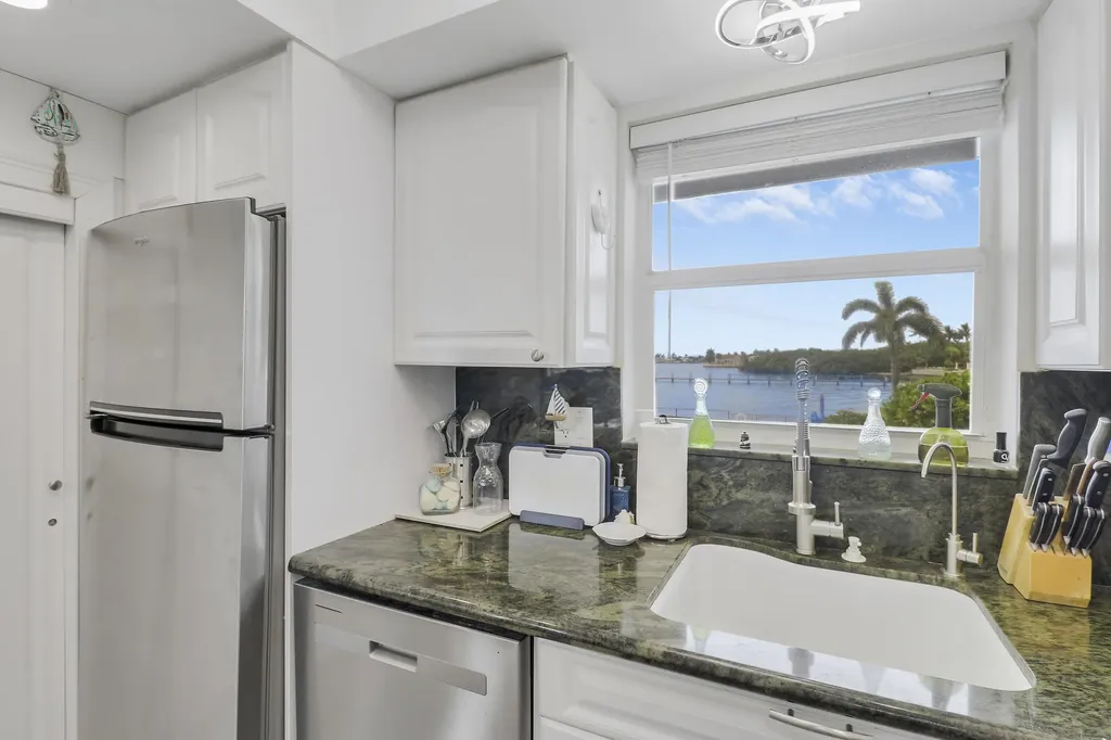 1820 New Palm Way Boynton Beach FL 33435