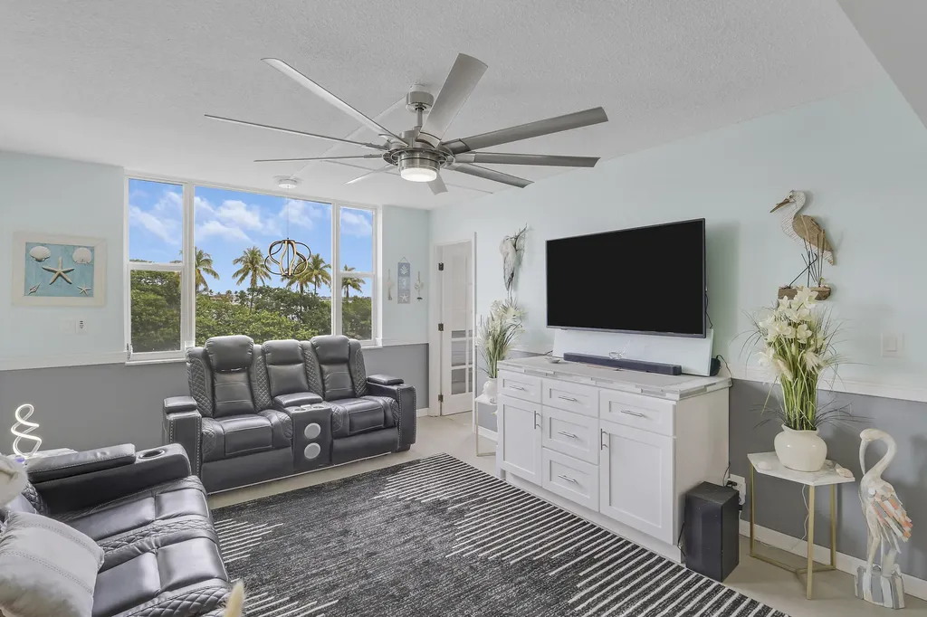 1820 New Palm Way Boynton Beach FL 33435