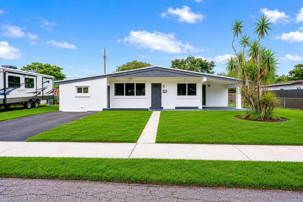 620 N 66th Avenue Hollywood FL 33024