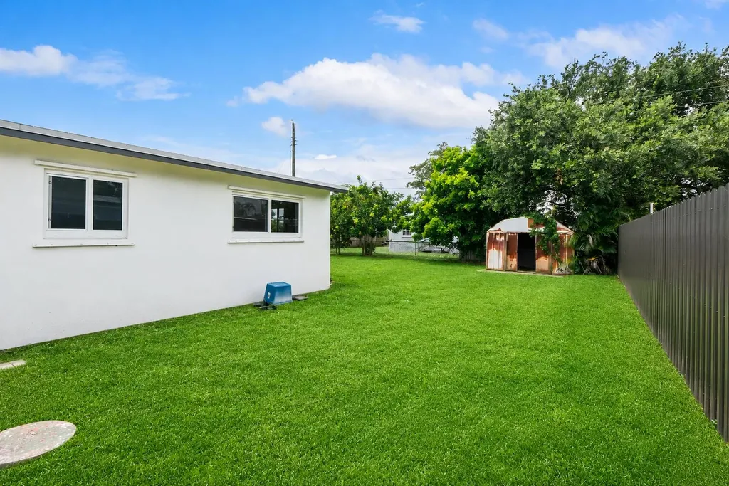 620 N 66th Avenue Hollywood FL 33024