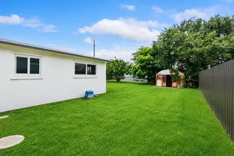 620 N 66th Avenue Hollywood FL 33024