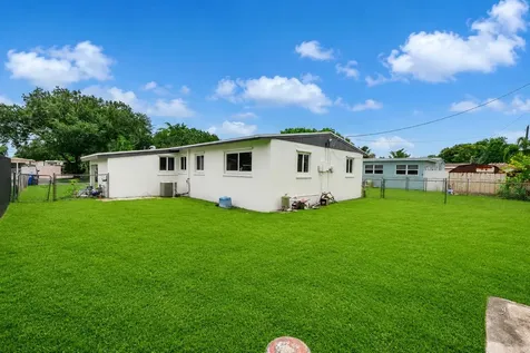 620 N 66th Avenue Hollywood FL 33024