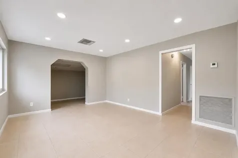 620 N 66th Avenue Hollywood FL 33024