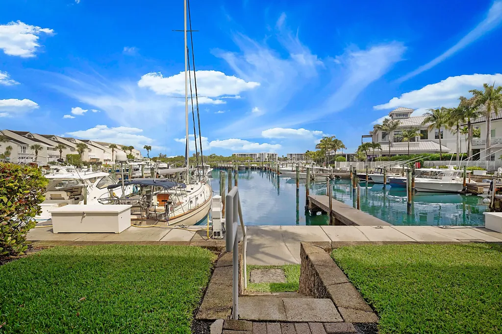 1000 N Us-1 Jupiter FL 33477
