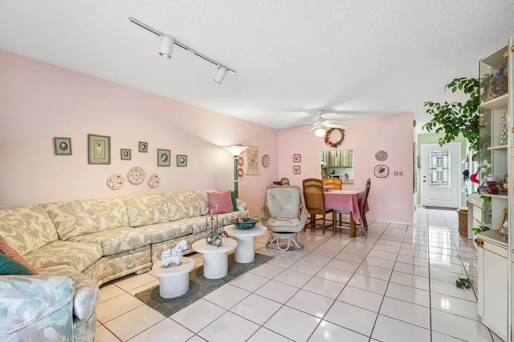 475 Holyoke Lane Lake Worth FL 33467