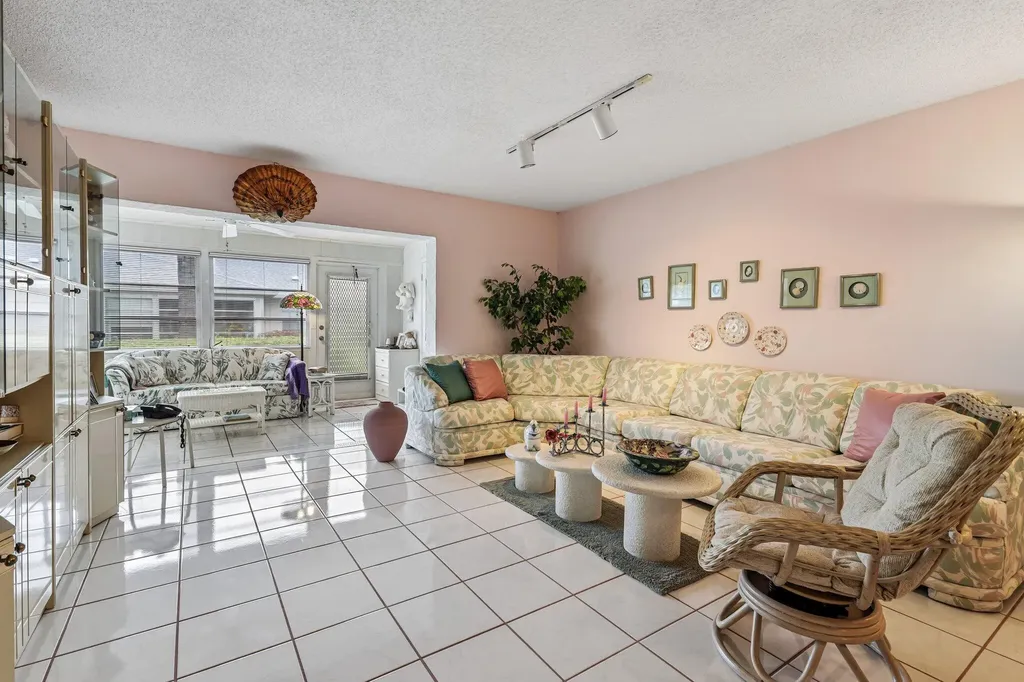 475 Holyoke Lane Lake Worth FL 33467
