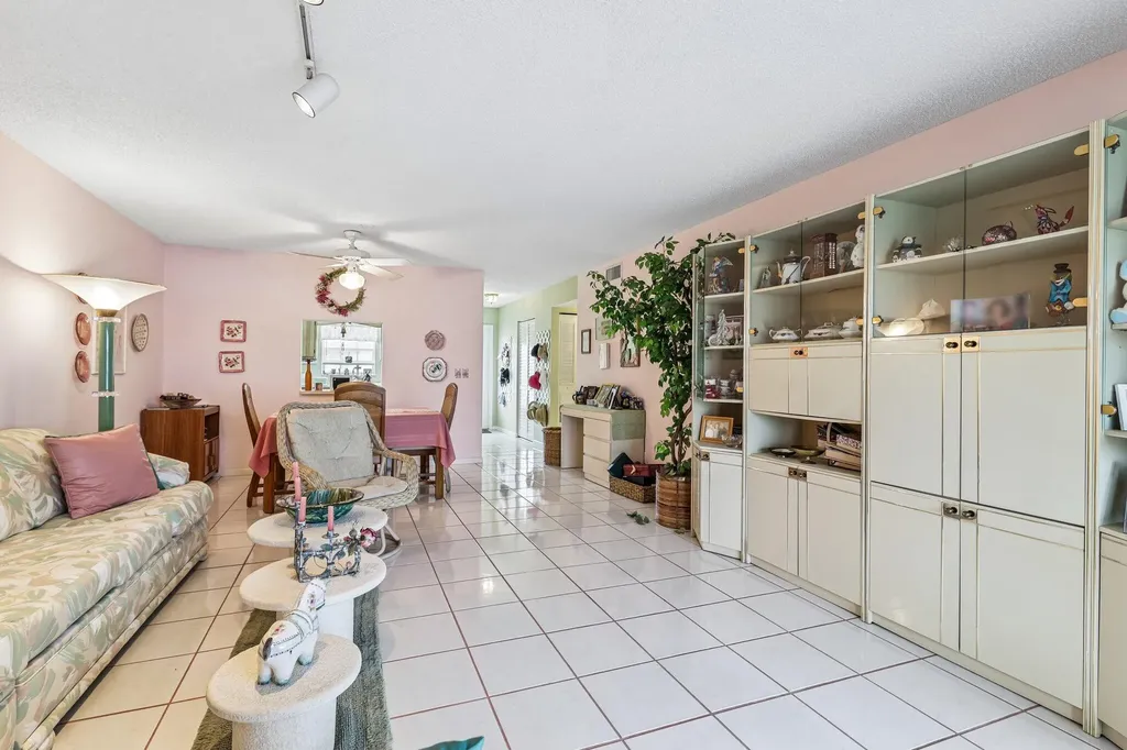 475 Holyoke Lane Lake Worth FL 33467