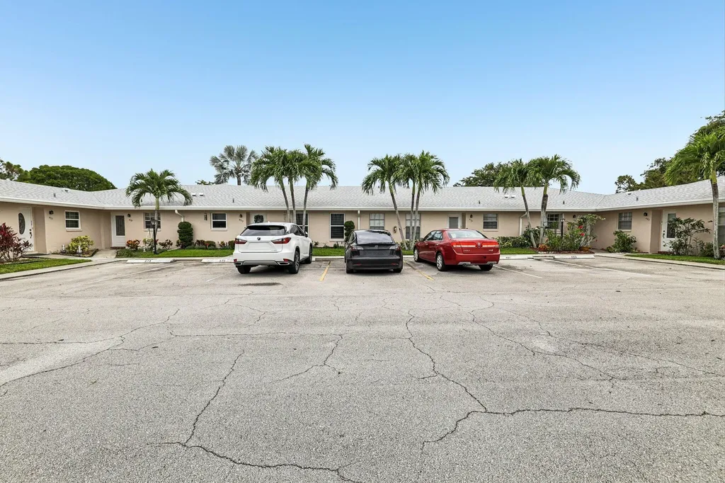 475 Holyoke Lane Lake Worth FL 33467