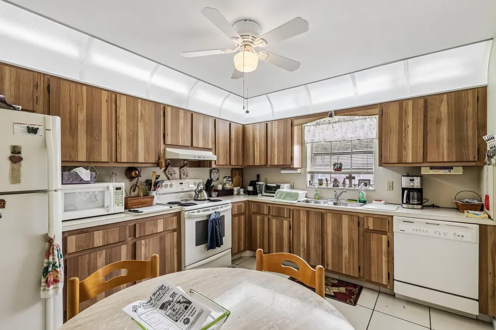 475 Holyoke Lane Lake Worth FL 33467