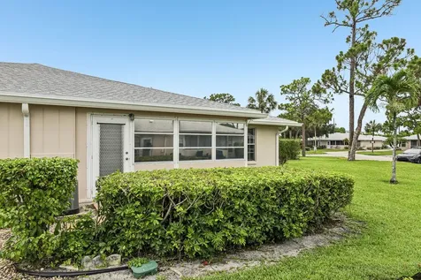 475 Holyoke Lane Lake Worth FL 33467