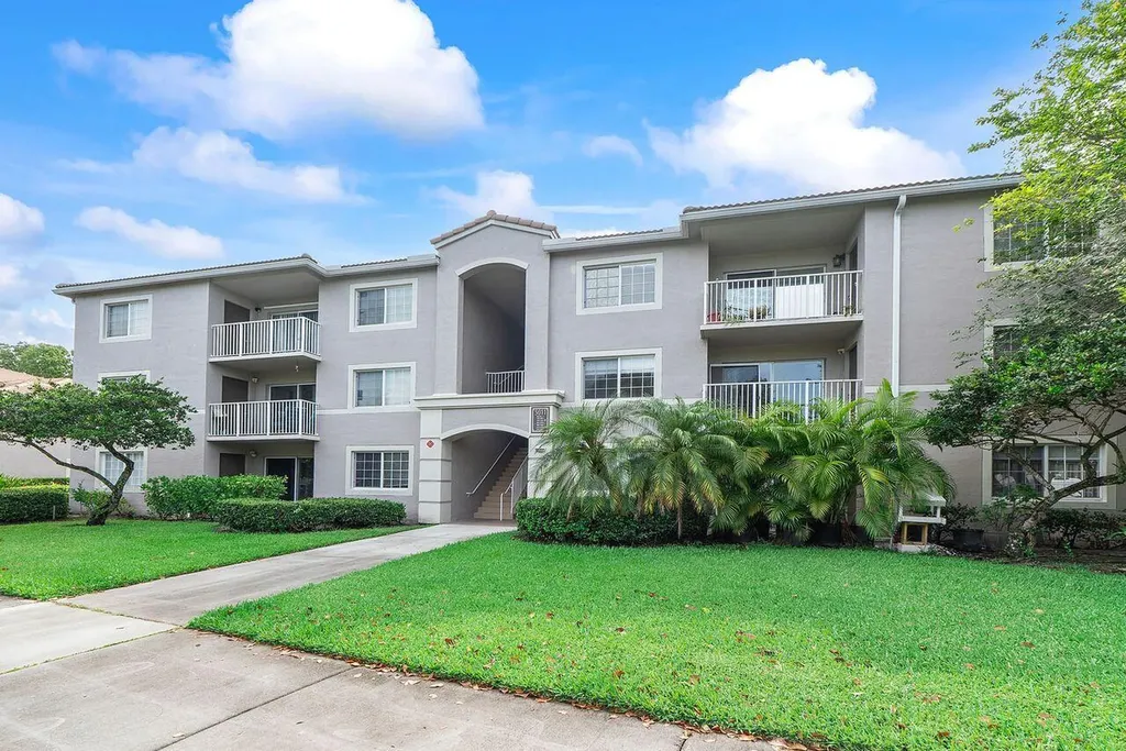 5011 Wiles Road Coconut Creek FL 33073