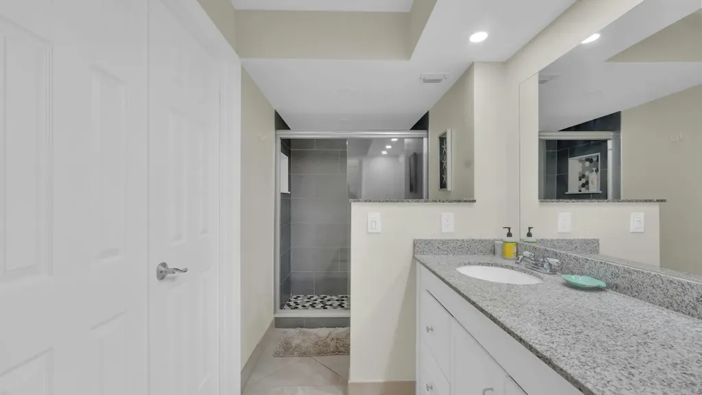 450 Egret Circle Delray Beach FL 33444