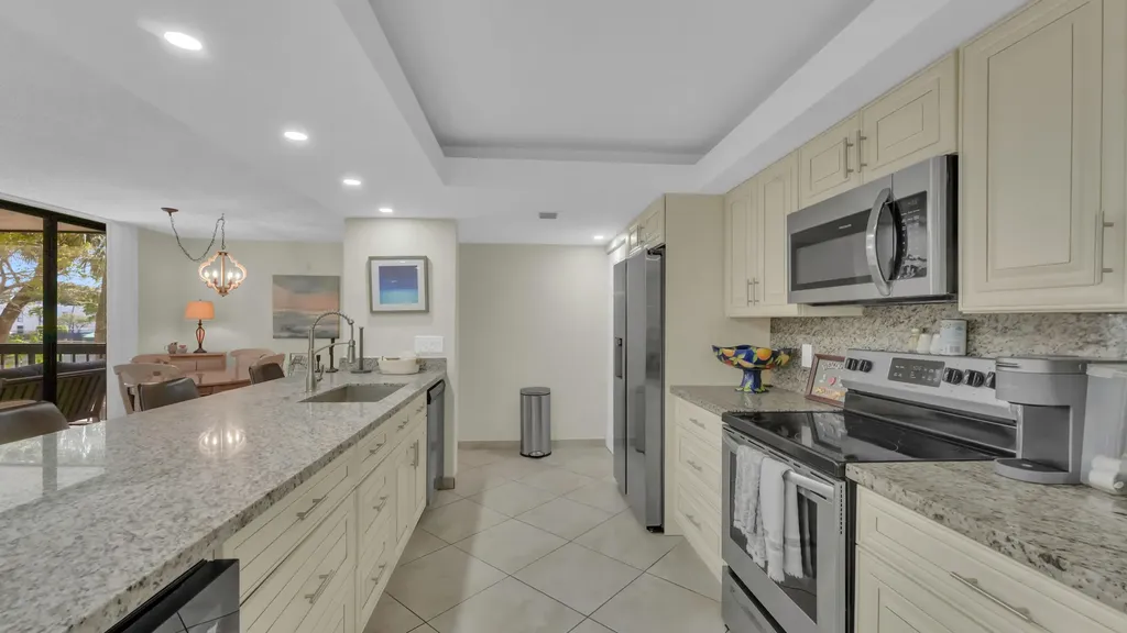 450 Egret Circle Delray Beach FL 33444