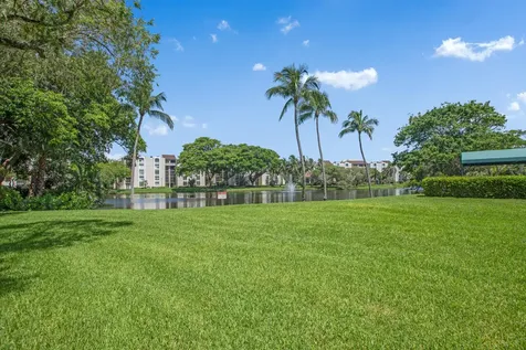 450 Egret Circle Delray Beach FL 33444