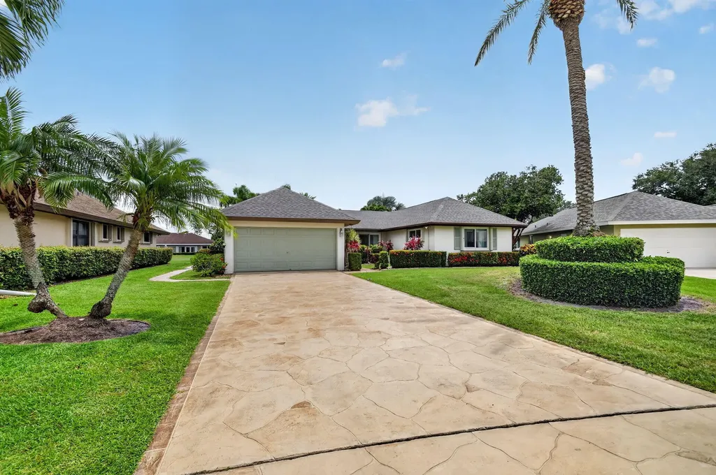 10460 Greentrail Drive N Boynton Beach FL 33436