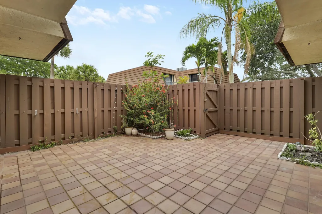 825 Center Street Jupiter FL 33458