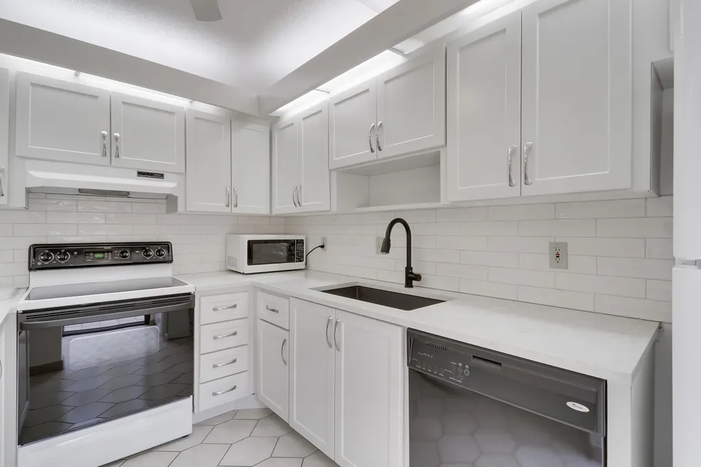 825 Center Street Jupiter FL 33458
